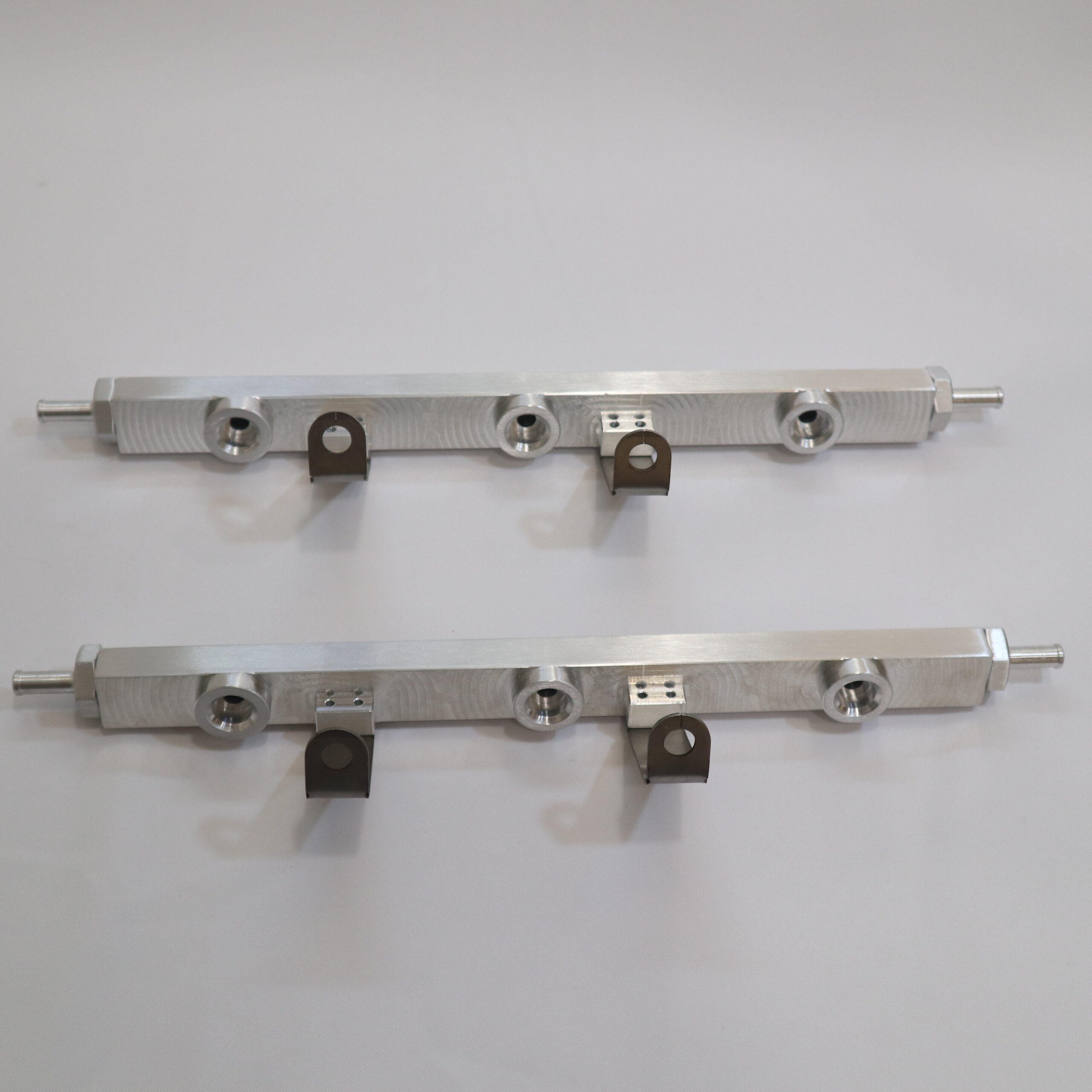 VQ35-DE Fuel Rail